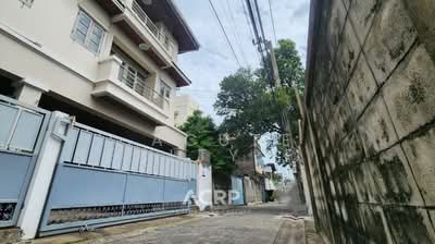 ขาย - ขายทาวน์เฮ้าส์ 3 ชั้น ใจกลางอารีย์ ซอยอารีย์สัมพันธ์ 8 พญาไท ใกล้จุดขึ้น-ลงทางด่วนศรีรัช, กรุงเทพ