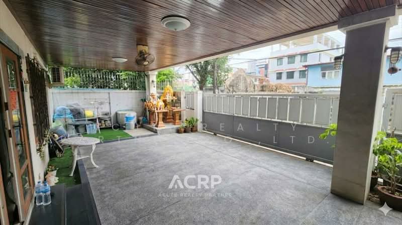 ขาย - ขายทาวน์เฮ้าส์ 3 ชั้น ใจกลางอารีย์ ซอยอารีย์สัมพันธ์ 8 พญาไท ใกล้จุดขึ้น-ลงทางด่วนศรีรัช, กรุงเทพ