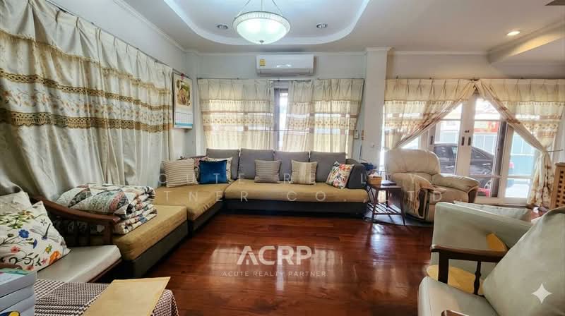 ขาย - ขายทาวน์เฮ้าส์ 3 ชั้น ใจกลางอารีย์ ซอยอารีย์สัมพันธ์ 8 พญาไท ใกล้จุดขึ้น-ลงทางด่วนศรีรัช, กรุงเทพ