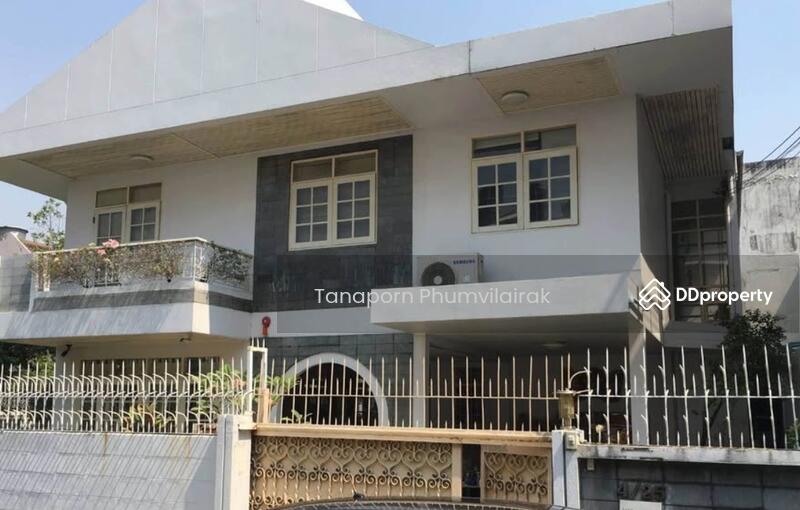 For Sale - 4-Bedroom House, Bangkok