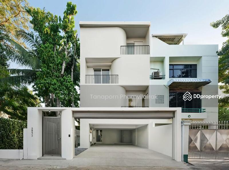 For Rent - 2-Bedroom House, Bangkok