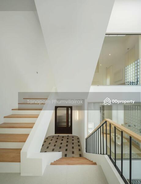 For Rent - 2-Bedroom House, Bangkok