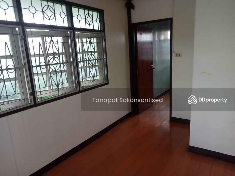 For Rent - 4-Bedroom House, Bangkok