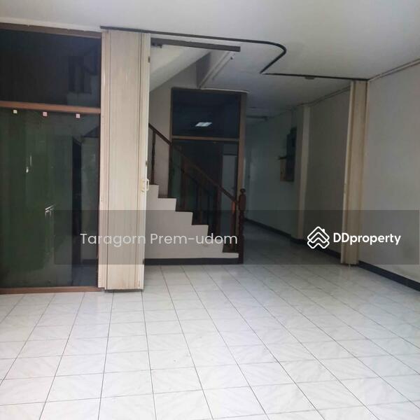 For Rent - 4-Bedroom Townhouse, Bangkok