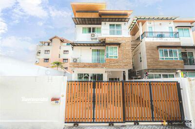 ขาย - Townhouse area Ladprao near MRT Lat Phrao 101, กรุงเทพ