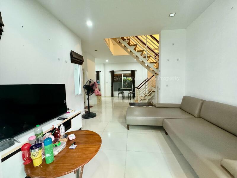 ให้เช่าบ้านแฝด ม.ทริโอทาวน์ นาพร้าว ศรีราชา พร้อมอยู่, Chon Buri (Pattaya), Surasak, Si Racha, Chon Buri (Pattaya), 3 Bedrooms, 150 sqm, Single Detached House For Rent, by Dusit Saengfa, 60098396 - DDproperty.com