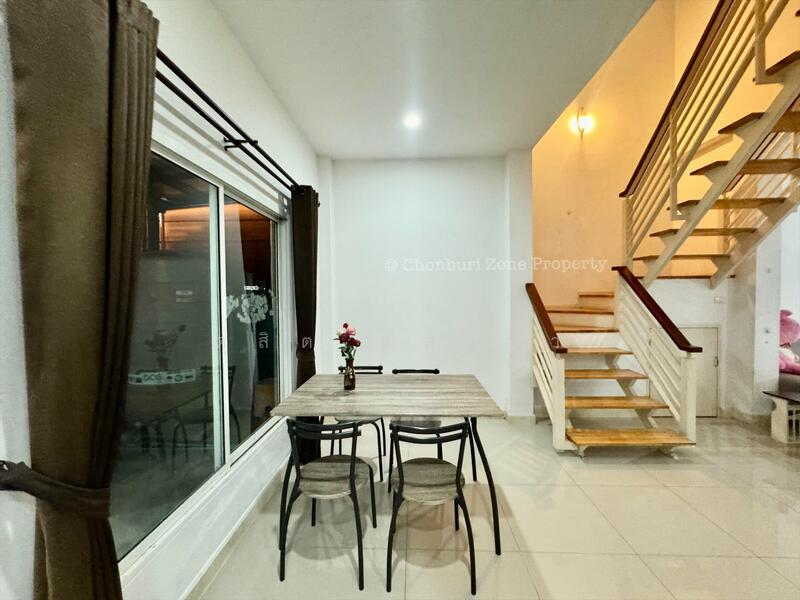 ให้เช่าบ้านแฝด ม.ทริโอทาวน์ นาพร้าว ศรีราชา พร้อมอยู่, Chon Buri (Pattaya), Surasak, Si Racha, Chon Buri (Pattaya), 3 Bedrooms, 150 sqm, Single Detached House For Rent, by Dusit Saengfa, 60098396 - DDproperty.com