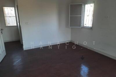 ขาย - Passorn 13 Suwintawong : ภัสสร 13 สุวินทวงศ์, กรุงเทพ