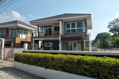 ขาย - Sirinrat Hatairat : ศิรินรัตน์ หทัยราษฎร์, กรุงเทพ