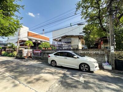 ขาย - ที่ดินใจกลางลาดพร้าว 100 ตร.วา ซอยลาดพร้าว 99 แยก 1 ทำเลทอง ใกล้ถนนใหญ่ เดินเพียง 1 นาที!, กรุงเทพ