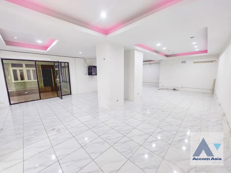 4 Bedrooms House for Rent in Sukhumvit, Bangkok near BTS Ekkamai (90343), Bangkok, Khlong Tan Nua, Watthana, Bangkok, 4 Bedrooms, 280 sqm, Single Detached House For Rent, by Accom Asia, 60100252 - DDproperty.com