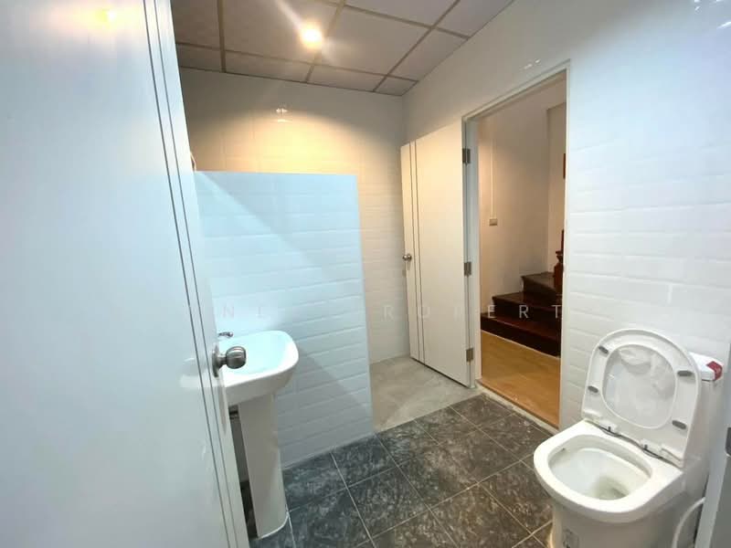 Phong Sirichai 1, Samut Sakhon, Om Noi, Krathum Baen, Samut Sakhon, 4 Bedrooms, 140 sqm, Townhouse For Sale, by Connex Property, 60100318 - DDproperty.com