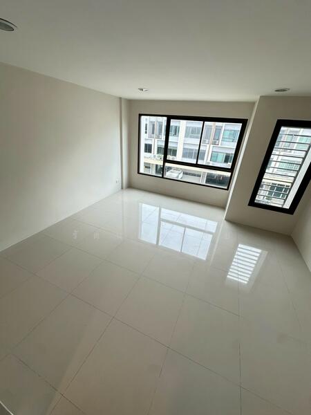 ให้เช่า - ทำเลติดถนนใหญ่สุขสวัสดิ์ ให้เช่าตึกโฮมออฟฟิศ 4ชั้น ซิลค์ สุขสวัสดิ์ ตึกสวยพร้อมอยู่ ทำเลดี ติดถ.ใหญ่, กรุงเทพ