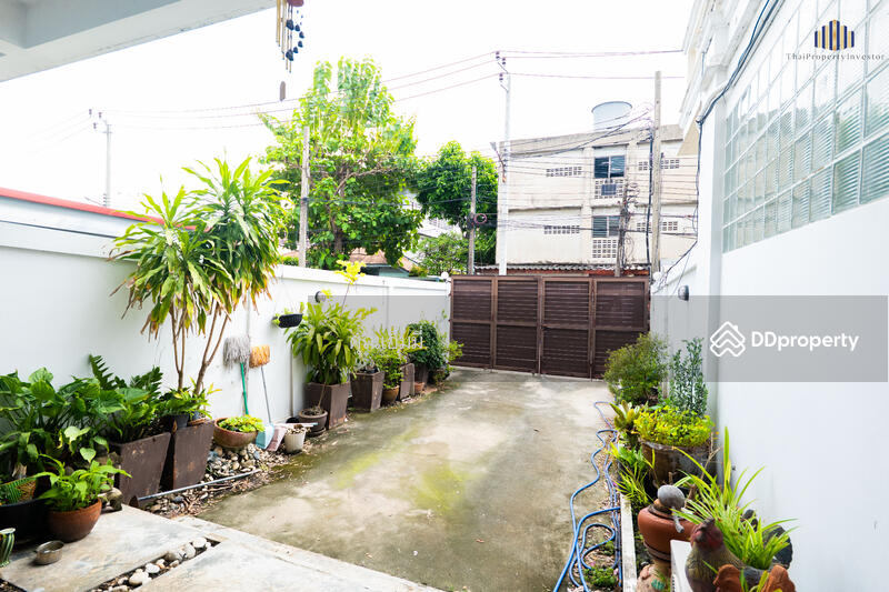 ขาย - ขายอาคารอยู่อาศัย / ตึกแถว 4 ชั้น พร้อมดาดฟ้า ในซอยปุณณวิถี 21 โซนสุขุมวิท, กรุงเทพ