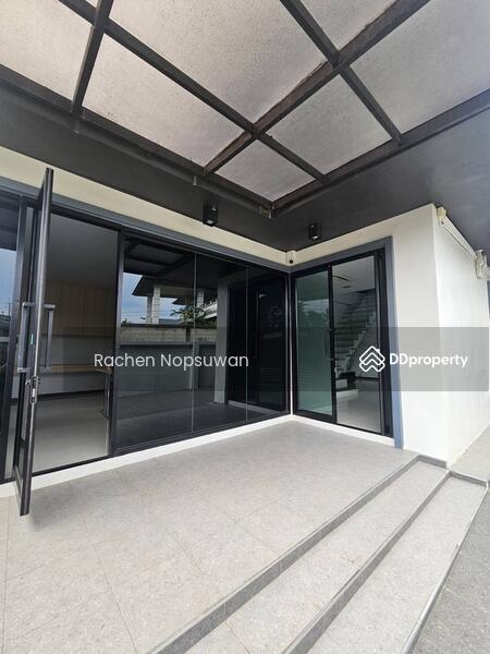 For Sale - For sale: Luxury 2-story detached house with furniture, solar cell system throughout, 4 bedrooms,, Songkhla
