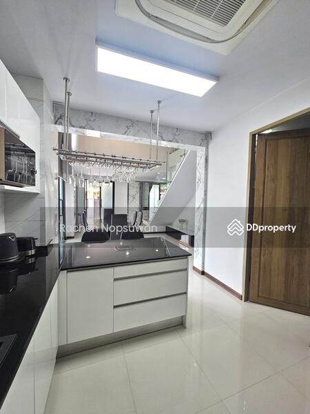 For Sale - For sale: Luxury 2-story detached house with furniture, solar cell system throughout, 4 bedrooms,, Songkhla