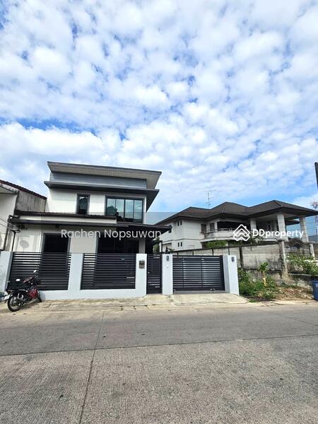 For Sale - For sale: Luxury 2-story detached house with furniture, solar cell system throughout, 4 bedrooms,, Songkhla