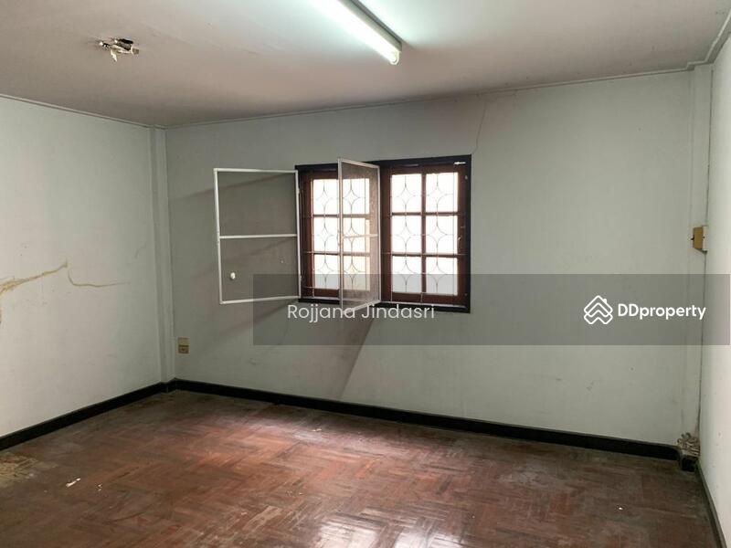 For Sale - 4-Bedroom Townhouse, Bangkok