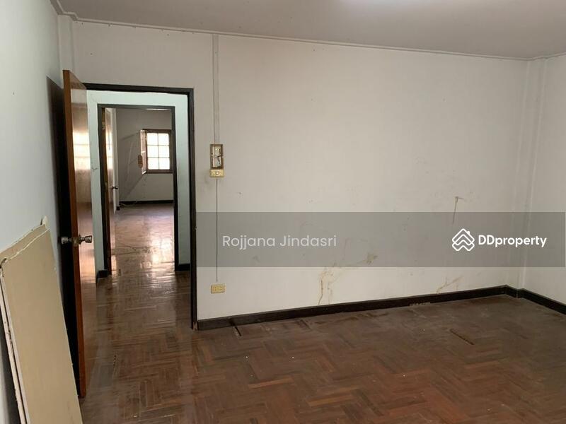 For Sale - 4-Bedroom Townhouse, Bangkok