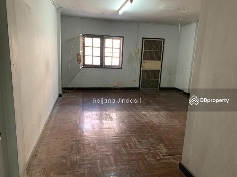 For Sale - 4-Bedroom Townhouse, Bangkok