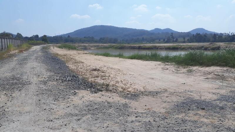 Land for sale in Takhian Tia, 60 rai, near Laem Chabang Port - 15 km., near the Motorway 7-2 km.,, Chon Buri (Pattaya), Ta Khian Tia, Bang Lamung (Pattaya), Chon Buri (Pattaya), , 96,376 sqm, Land For Sale, by RICHWELL INTERPLUS, 60102668 - DDproperty.com