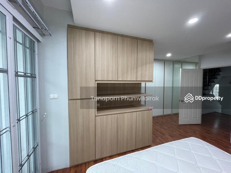 ให้เช่า - ทาวน์เฮาท์ 3-ห้องนอน, กรุงเทพ