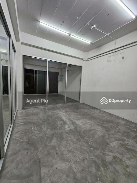 For Rent - Newly renovated Commercial Buildings for Rent – 2 Units (SPSP620), Bangkok