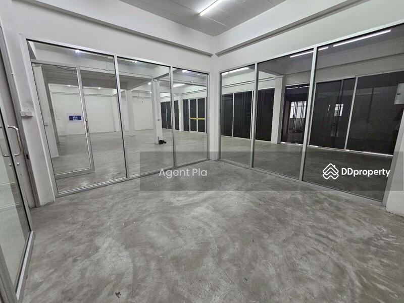 For Rent - Newly renovated Commercial Buildings for Rent – 2 Units (SPSP620), Bangkok
