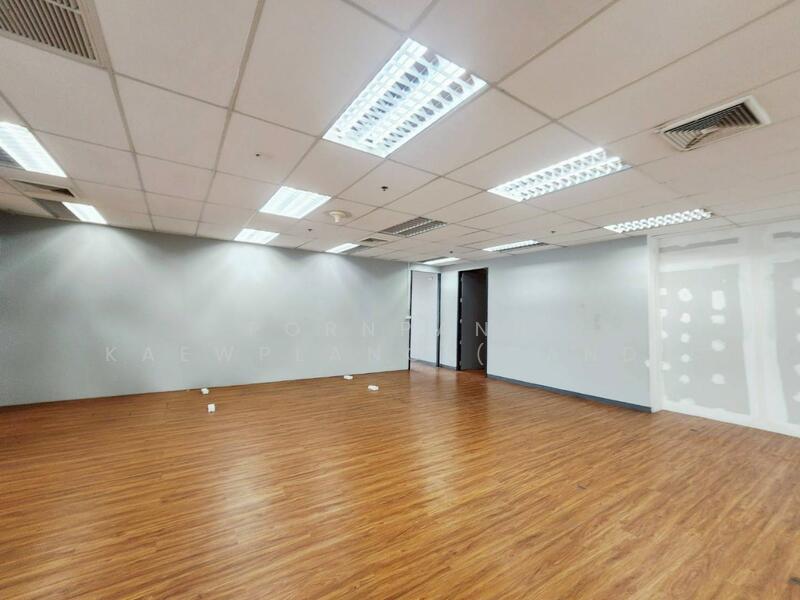 Rama 9 Office Space for Rent | 245 sq.m. | Walk to MRT & Central Mall, Bangkok, Huai Khwang, Bangkok, , 215 sqm, Office Space For Rent, by Pornpann Kaewplang (Sand), 60104001 - DDproperty.com
