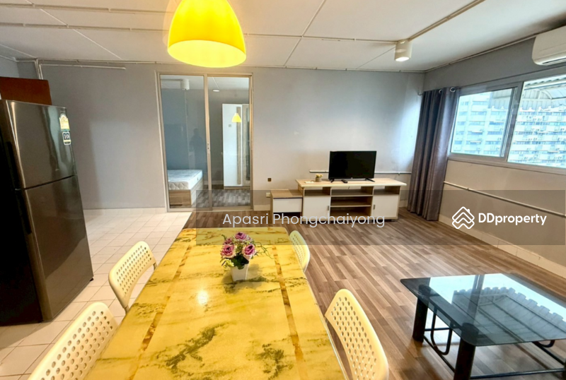 Living and dining area
