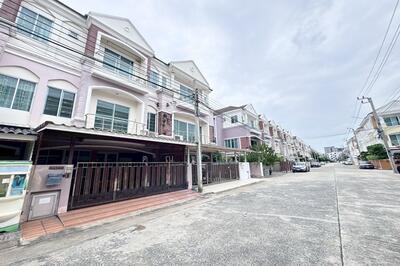 ขาย - ขายทาวน์โฮม 3ชั้น 24ตรว. ซื่อตรงแกรนด์โฮม พหลโยธิน เสนานิคม, กรุงเทพ