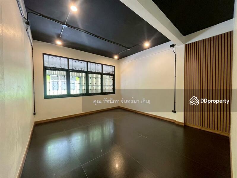 ขาย - ทาวน์เฮ้าส์ 3 ชั้น 13.7 ตร.ว. ทาวน์เฮ้าส์ ซอยสมเด็จพระเจ้าตากสิน21 (ซ.พุ่มหิรัญ2), กรุงเทพ