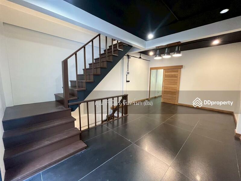 ขาย - ทาวน์เฮ้าส์ 3 ชั้น 13.7 ตร.ว. ทาวน์เฮ้าส์ ซอยสมเด็จพระเจ้าตากสิน21 (ซ.พุ่มหิรัญ2), กรุงเทพ