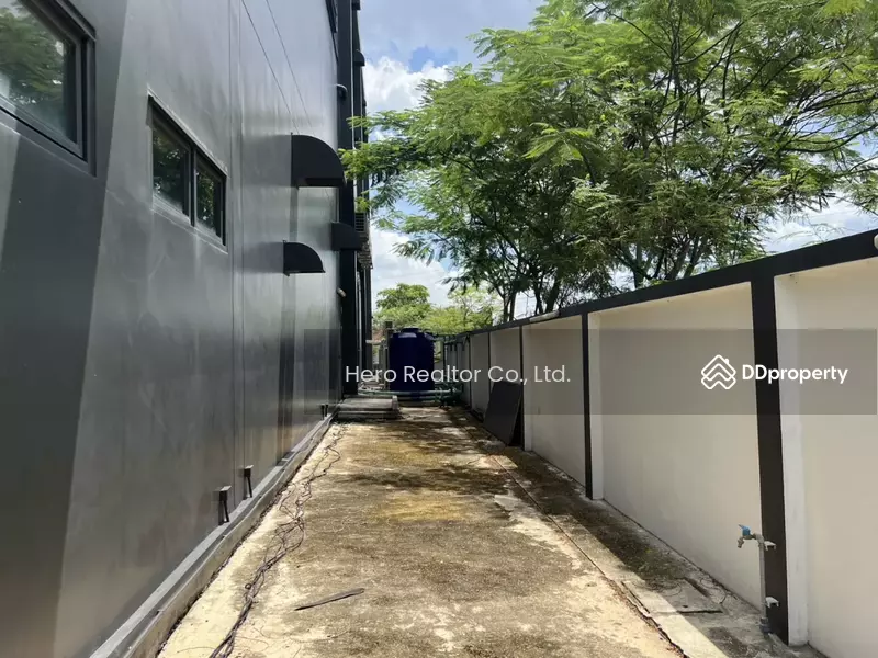 For Sale - Standalone Warehouse with Office for Sale on Lat Krabang BRE25379, Bangkok