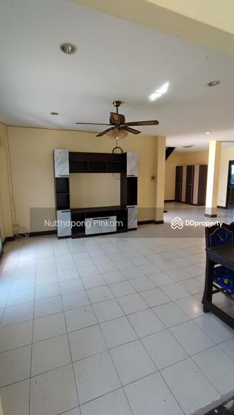 For Sale - 4-Bedroom House, Bangkok