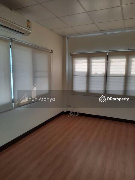 For Rent - Townhouse for rent on Suthisan Winitchai Road, corner room, 3 bedrooms, 4 bathrooms, 5 aircondition, Bangkok