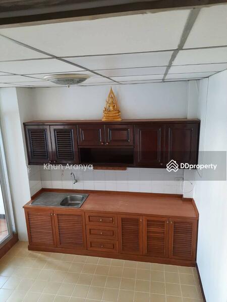 For Rent - Townhouse for rent on Suthisan Winitchai Road, corner room, 3 bedrooms, 4 bathrooms, 5 aircondition, Bangkok