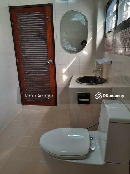For Rent - Townhouse for rent on Suthisan Winitchai Road, corner room, 3 bedrooms, 4 bathrooms, 5 aircondition, Bangkok