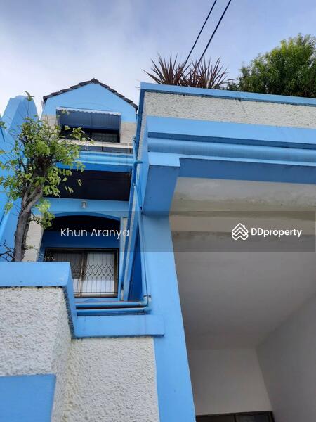 For Rent - Townhouse for rent on Suthisan Winitchai Road, corner room, 3 bedrooms, 4 bathrooms, 5 aircondition, Bangkok