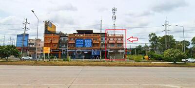 ขาย - ขายอาคารพาณิชย์ 2 คูหาห้องมุม ติดสุขุมวิท-แหลมฉบัง เพียง 5.5 ลบ. ทำเลธุรกิจสุดปัง, ชลบุรี