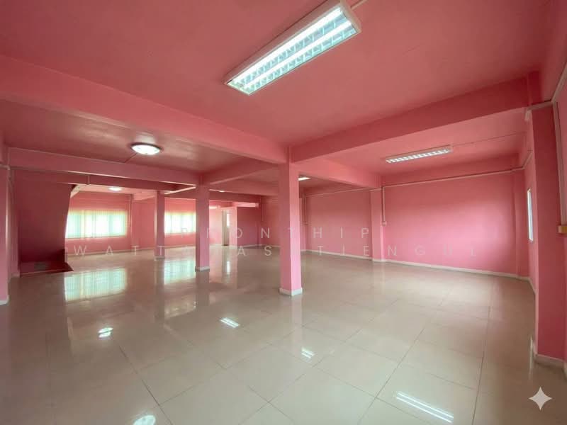 ขายและให้เช่า อาคารพาณิชย์ 2 คูหา ห้องมุม ติดถนนสุขุมวิท – แหลมฉบัง ใกล้แยกมิชลิน ทำเลทองธุรกิจ, ชลบุรี, 31/10-11 สุขุมวิท, ทุ่งสุขลา, ศรีราชา, ชลบุรี, 460 ตร.ม., ตึกแถว-อาคารพาณิชย์ ขาย, โดย Pronthip Wattanasatiengul, 60106478 - DDproperty.com