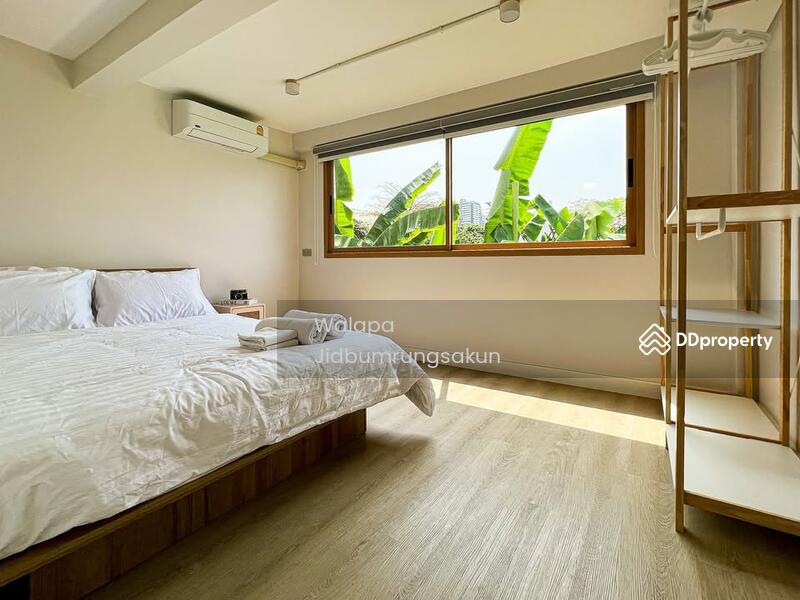 For Rent - 4-Bedroom Townhouse, Bangkok