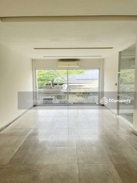 For Rent - Commercial Space Sukhumvit 50, Bangkok