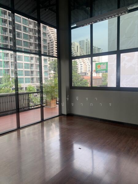 ให้เช่า - พื้นที่ว่างในพร้อมพงษ์ เพชรบุรีตัดใหม่, กรุงเทพ