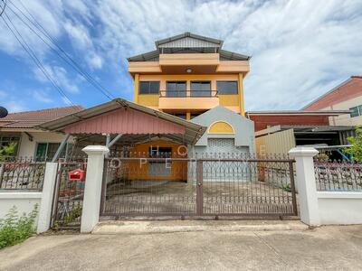 ขาย - ขายบ้านเดี่ยว 3 ชั้น เขตวังหิน ศรีราชา, ชลบุรี