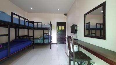 ขาย - พงศ์พิชา บูติค เฮาส์, ตาก