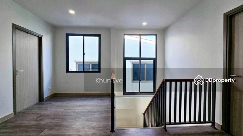 For Sale - Newly renovated corner house for sale near Bang Chak BTS Station, Sukhumvit 60/1 (SPSEVE1148), Bangkok