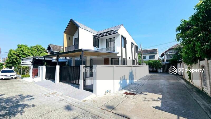 For Sale - Newly renovated corner house for sale near Bang Chak BTS Station, Sukhumvit 60/1 (SPSEVE1148), Bangkok