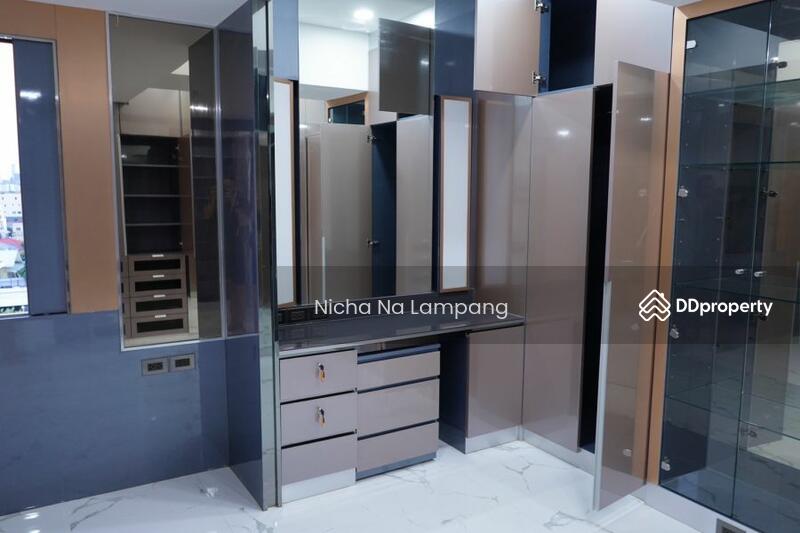 ขาย - วิวิด ทาวเวอร์ คอนโดมิเนียม, กรุงเทพ