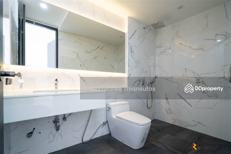 For Sale - Townhouse Sukhumvit 15 near BTS asoke, Bangkok